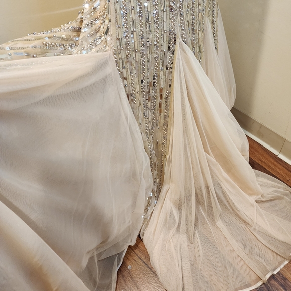 JOVANI Silver and Cream Sequin Strappled Prom Gown Sz 14 - Picture 11 of 15